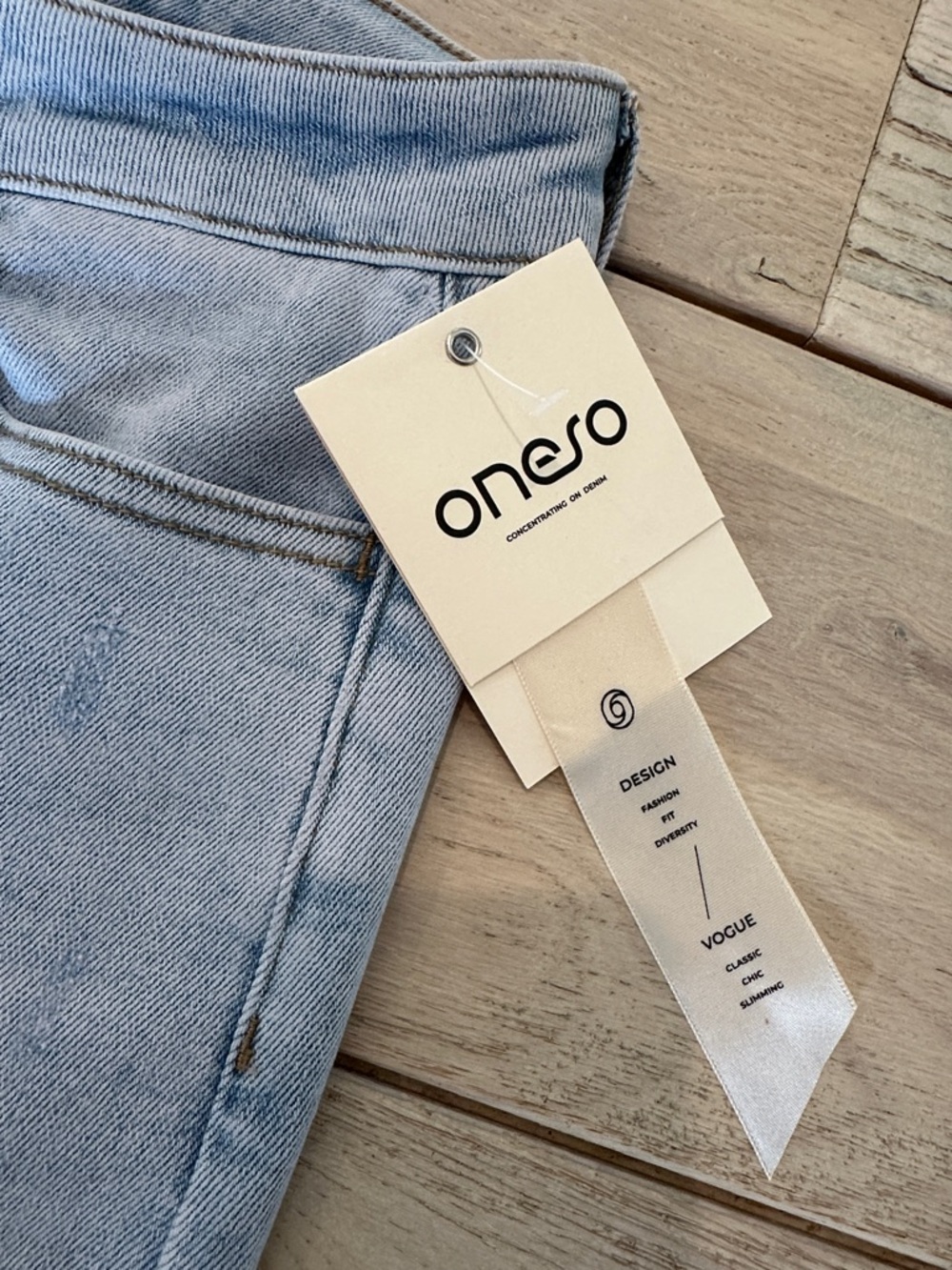 NEW Mid-Rise Light Blue Wide-Leg Magic BBL Jeans for Women - Picture 7 of 14